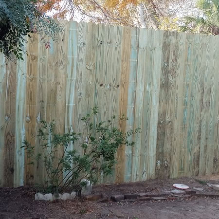 Fence Material Breakdown: Wood vs. Vinyl vs. Aluminum for Coastal Durability